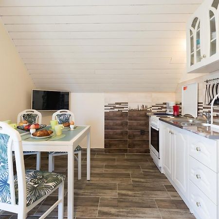 Holiday House Шиофок Экстерьер фото
