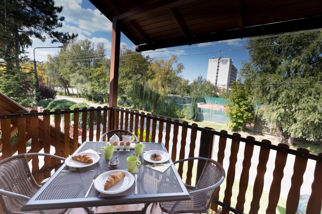 Holiday House Шиофок Экстерьер фото