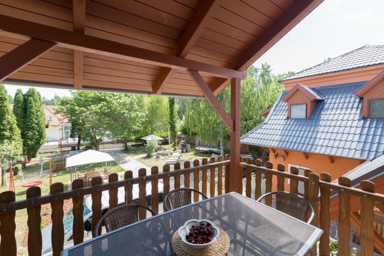Holiday House Шиофок Экстерьер фото